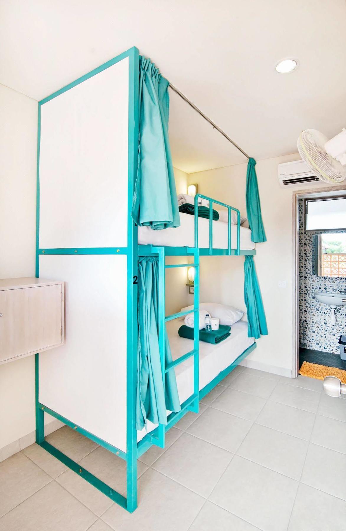Bread And Jam Hostel *